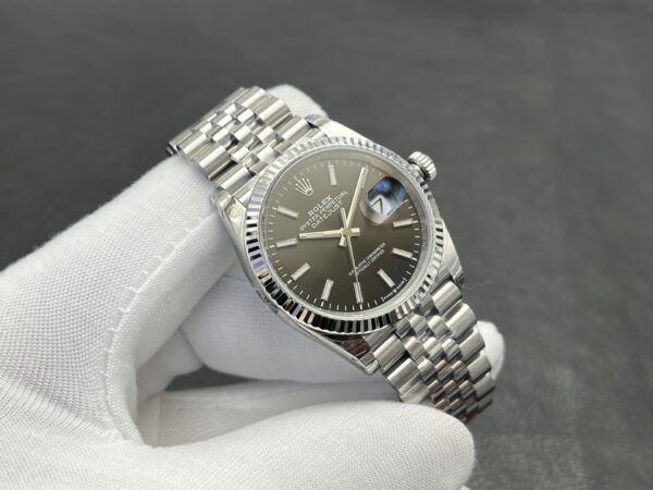 Datejust Ref 126334 in Oystersteel black Dial 3235Movement