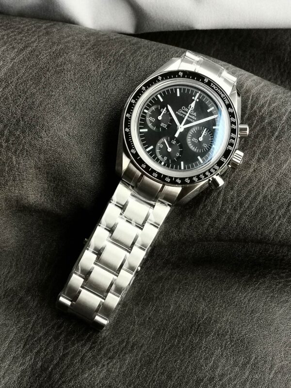 Omega Omega Speedmaster 1:1 Professional Moonwatch Chronograph Black Dial   1861
