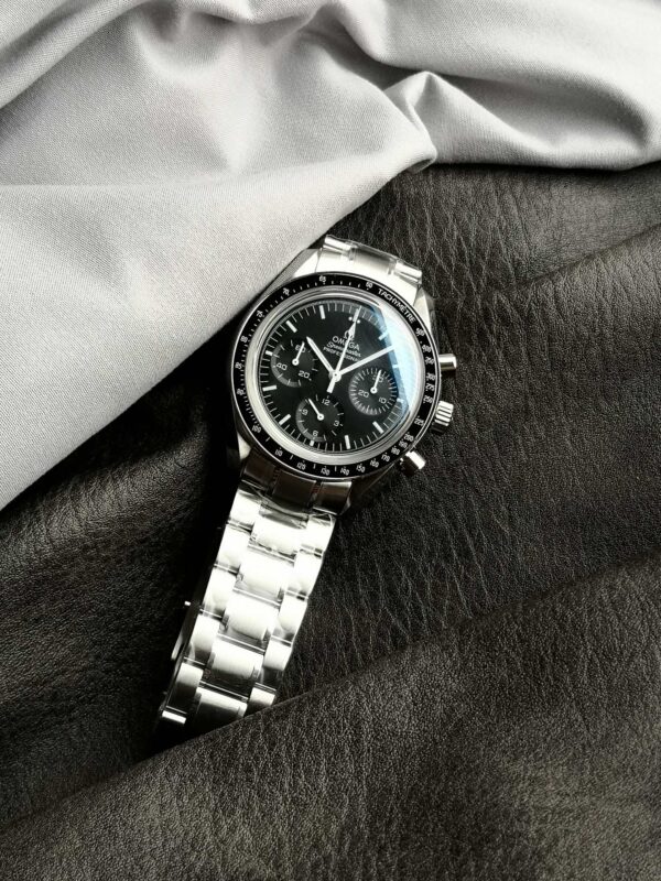 Omega Omega Speedmaster 1:1 Professional Moonwatch Chronograph Black Dial   1861